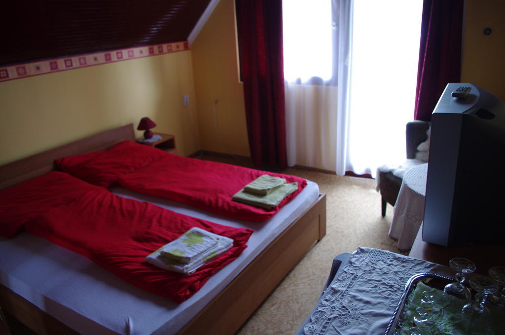 Horváth Kert Vendégház Zirc Quarto foto